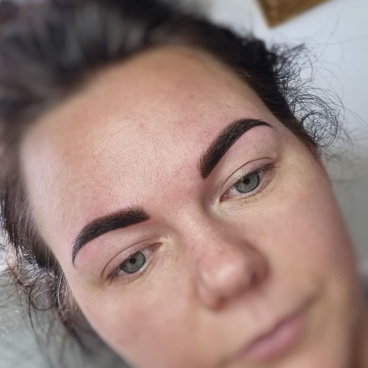 Permanent øjenbryn (powderbrows)1. Behandling (Design af form og behandling)